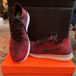 New Men’s Nike flyknit